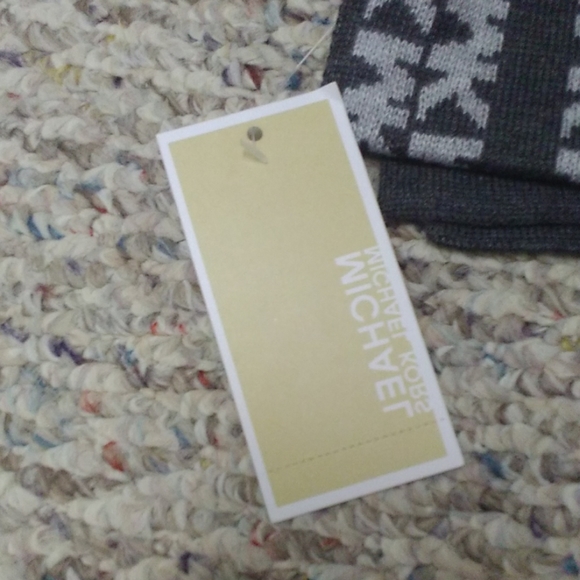 Michael Kors Scarf - Picture 2 of 3